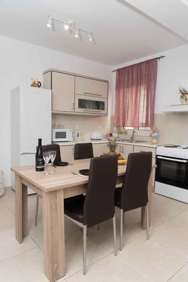 Haritos Holidays Home Pombia Экстерьер фото