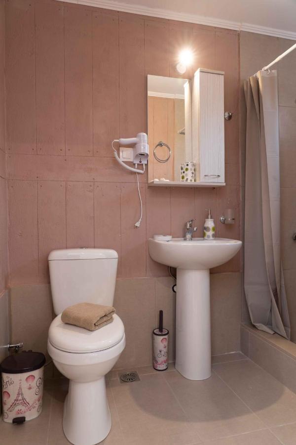 Haritos Holidays Home Pombia Экстерьер фото